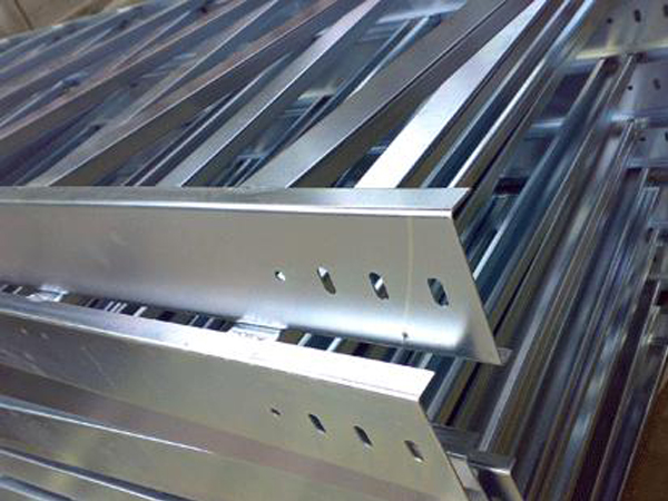 大跨距电缆桥架